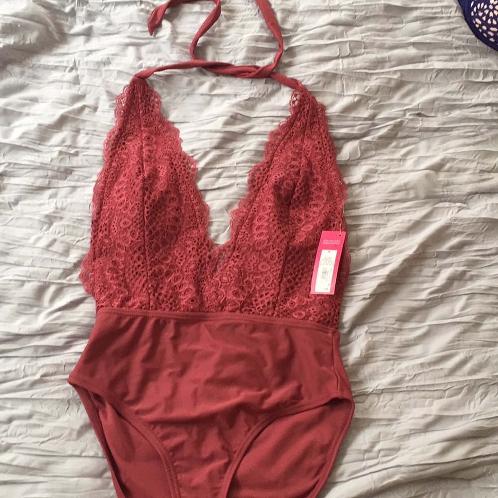 One piece swim suit - Picture 2 of 3